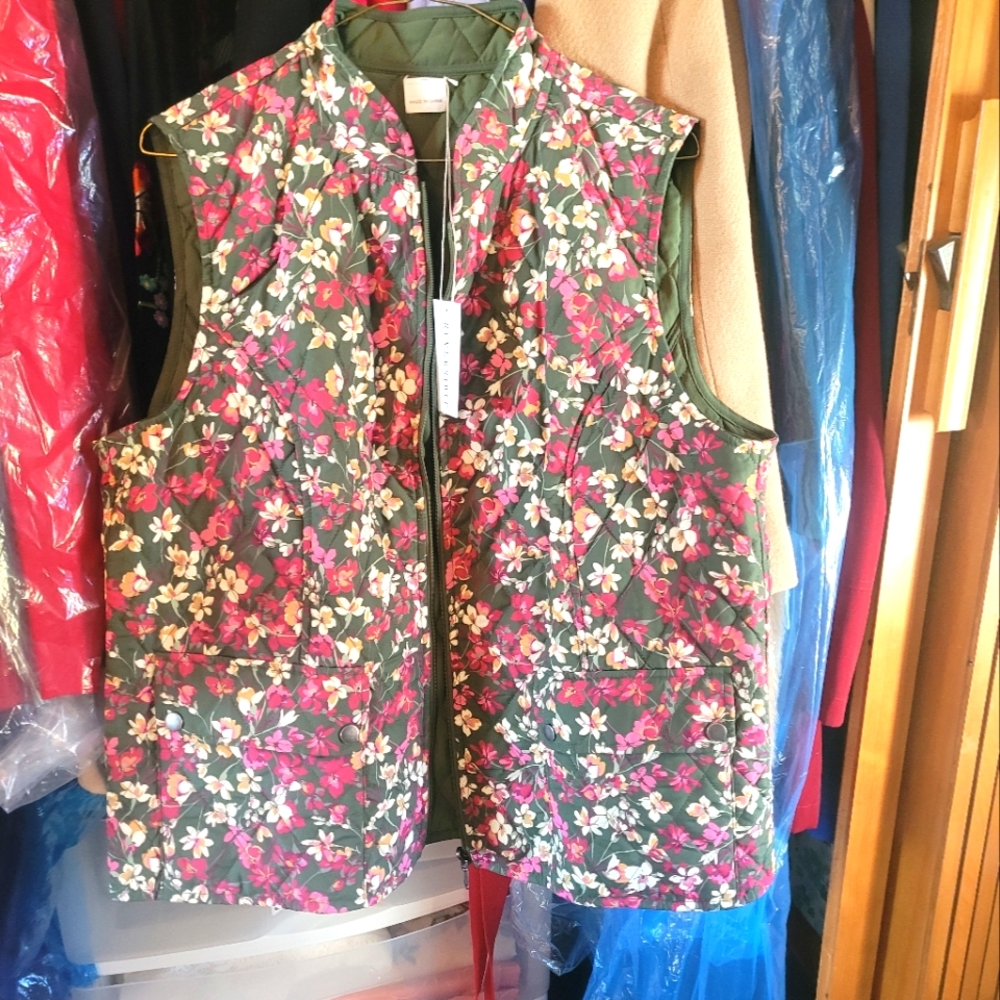 New with tags Coldwater Creek, M/12 reversible vest.